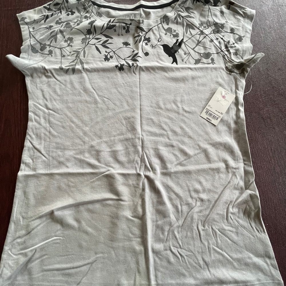 BRAND NEW TOP